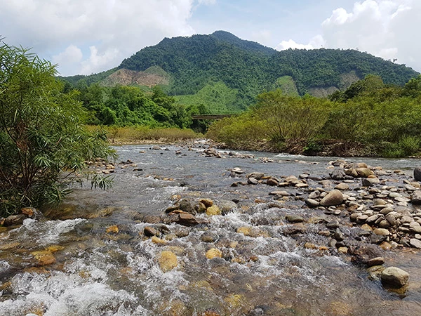 Sở TN&MT Đà Nẵng đề nghị các sở, ngành, địa phương nghiêm cấm việc chấp thuận cho phép khai thác, tận thu cát, sỏi lại các lòng sông.