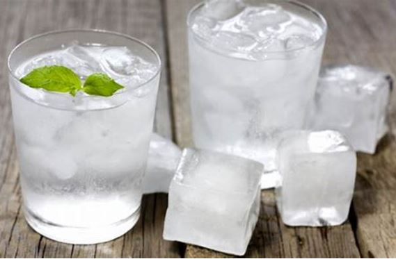 Các loại nước nên và không nên uống trong mùa hè