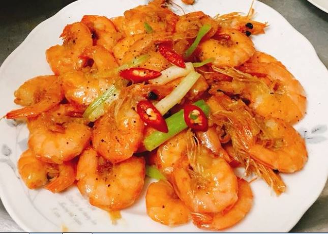 Con tôm chế biến theo cách này vừa có món ngon lại giữ được bộ phận rất quý