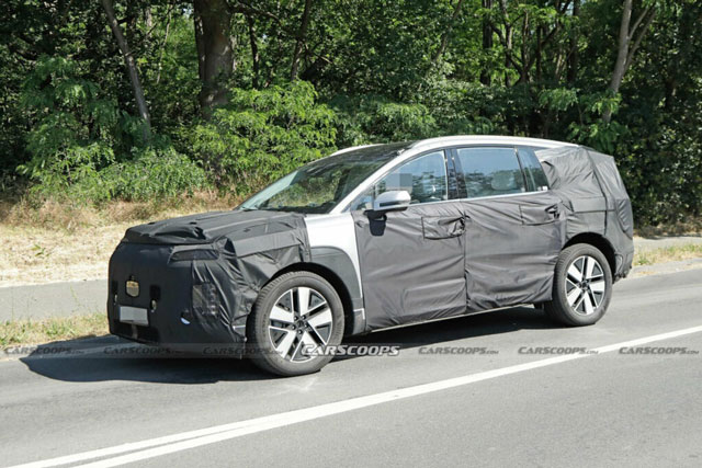 Hyundai Ioniq 7 lộ ảnh chạy thử, sẵn sàng đối đầu Kia EV9, VinFast VF9