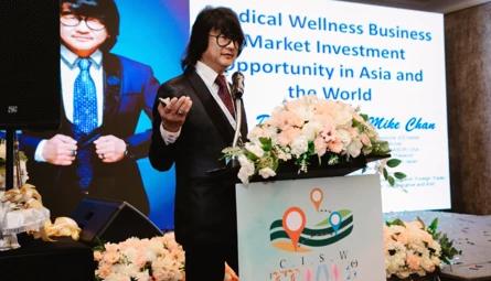 Giáo sư-TS Mike Chan, Chủ tịch European Wellness Biomedical Group, chuyên gia đào tạo & diễn giả nổi tiếng thế giới về tế bào gốc và y học tái tạo.