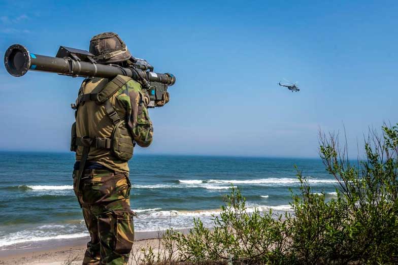 Raytheon cần kỹ sư về hưu để tăng sức mạnh cho Stinger