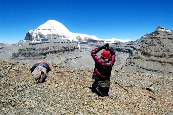 Bí ẩn về núi Kailash, nơi được coi là trung tâm của thế giới - Ảnh 1.