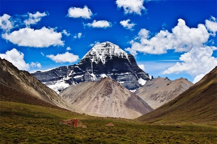 Bí ẩn về núi Kailash, nơi được coi là trung tâm của thế giới - Ảnh 4.