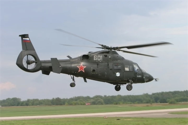 Trực thăng Ka-60 trong một chuyến bay thử nghiệm.