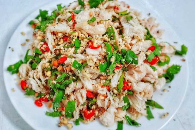 Độc đáo đặc sản gỏi cá nghéo của Quảng Bình không phải mùa nào cũng có