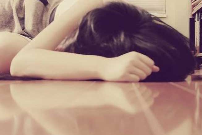 Choáng váng khi tình cờ nghe được cuộc điện thoại của người yêu với bạn