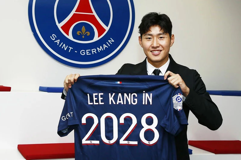 Lee Kang-in chính thức gia nhập PSG.