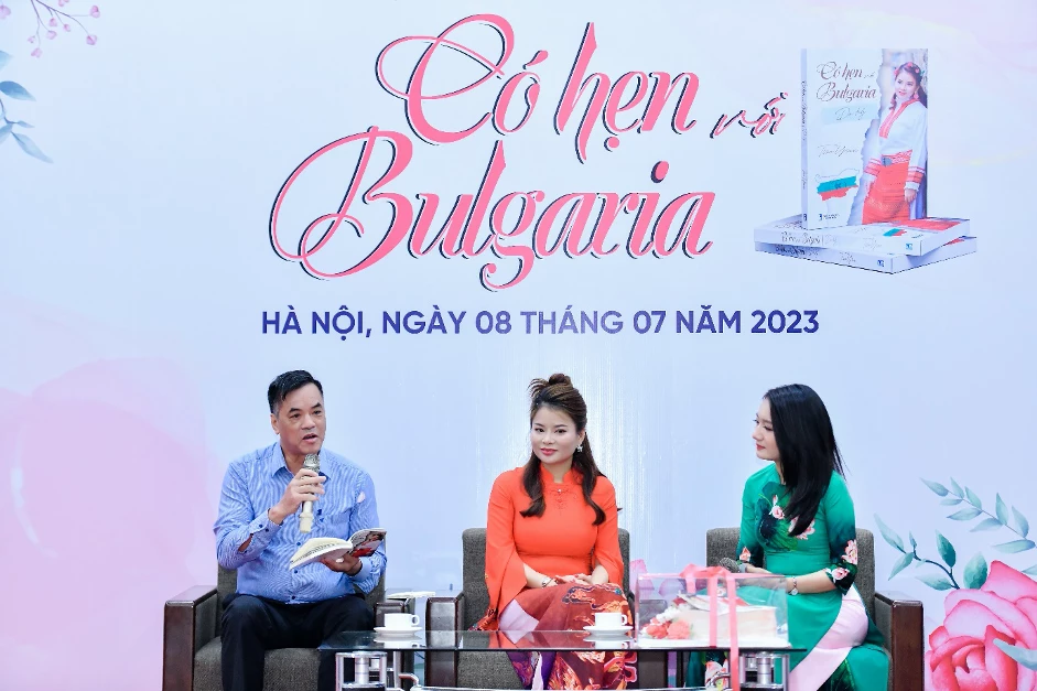  Phó chủ tịch hội Việt - Bulgaria tại Hà Nội, nhà báo Nguyễn Vũ Cân đã có những chia sẻ giao lưu cùng độc giả về tác phẩm “Có hẹn với Bulgaria” được sự đón nhận của cộng đồng.