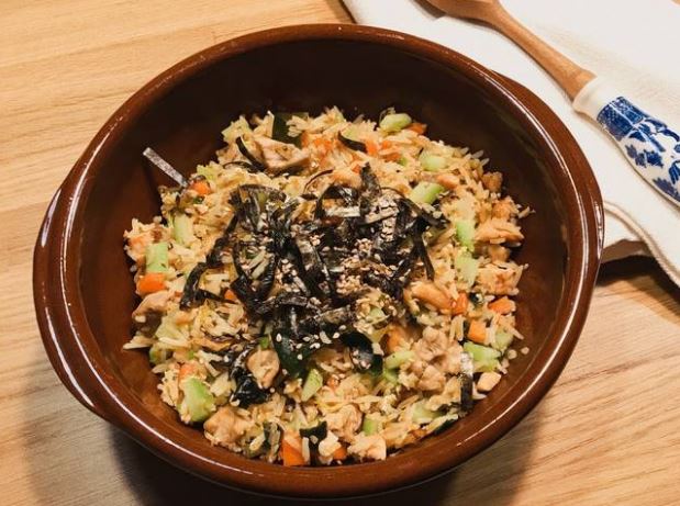 Cách làm cơm chiên rong biển nóng hổi, thơm ngon cho bữa sáng
