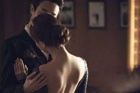 6 câu đàn ông ngoại tình thường dùng để trả lời vợ