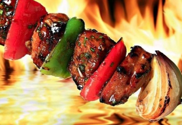 Áp dụng mẹo nhỏ này giúp khử mùi thức ăn cháy khét hiệu quả