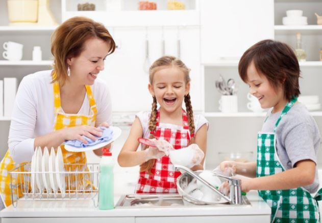 4 biểu hiện chứng tỏ con rất hiếu thảo, cha mẹ về già có thể an tâm hưởng phúc phần