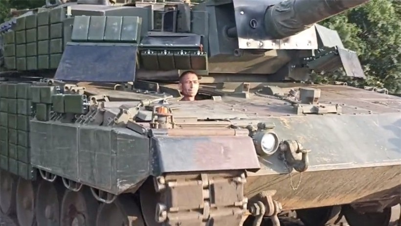 Hình ảnh Leopard 2A4 mặc giáp ERA Liên Xô ảnh 2