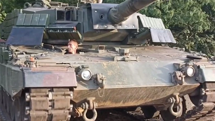 Hình ảnh Leopard 2A4 mặc giáp ERA Liên Xô ảnh 3