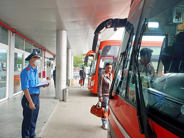 Thanh tra Sở GTVT Đà Nẵng tăng cường kiểm tra, giám sát các xe khách hoạt động trên địa bàn TP.