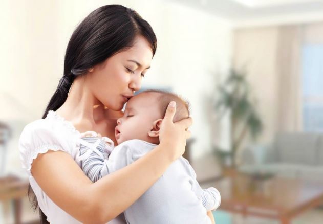 4 dấu hiệu thể hiện sự thông minh của trẻ sơ sinh, tương lai dễ thành tài