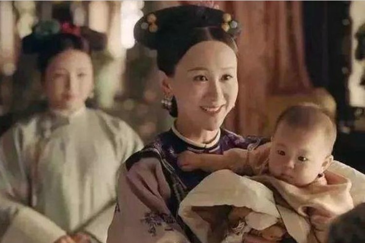 Hoàng đế Trung Hoa xưa có rất nhiều phi tần, sao không có ghi chép về các cặp song sinh? Sự thật gây bàng hoàng