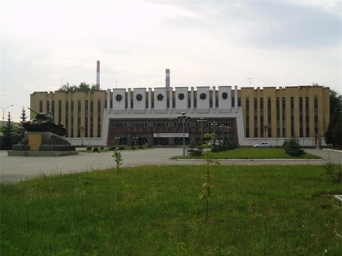Trong một thông cáo báo chí, Tập đoàn công nghệ nhà nước Rostec của Nga cho hay, nhà máy trực thuộc Uralvagonzavod (UVZ) hiện đang tạm dừng mọi hoạt động sản xuất hàng đân dụng...