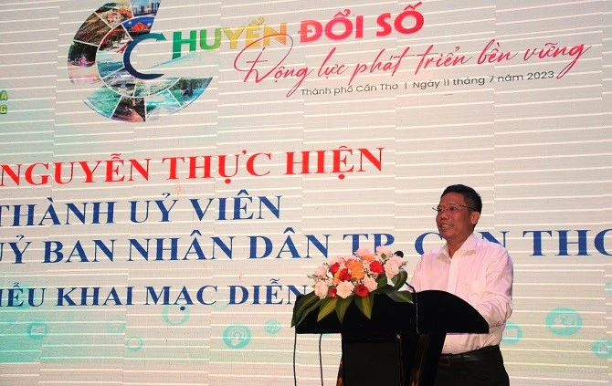 Ông Nguyễn Thực Hiện - Phó Chủ tịch UBND TP Cần Thơ phát biểu khai mạc diễn đàn.