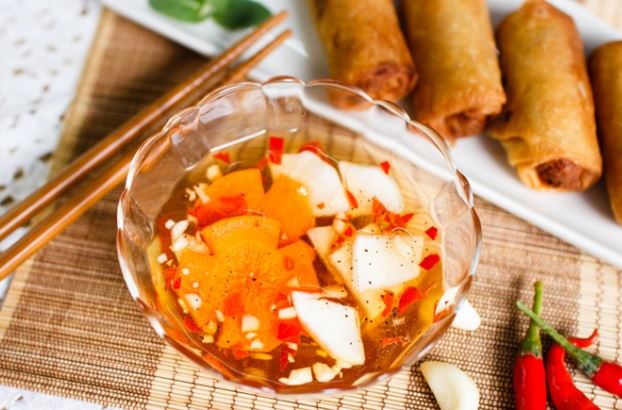 Rán nem muốn giòn tan, vàng ươm, thơm phức chỉ cần thả vài lát củ này vào chảo