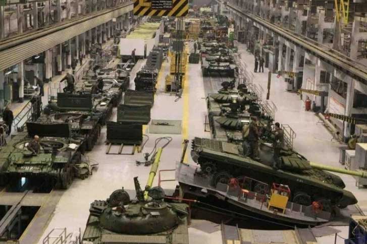 Nhà máy Uralvagonzavod dồn toàn lực sản xuất xe tăng cho quân đội Nga