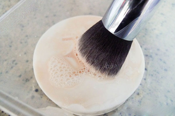 4 cách làm sạch cọ trang điểm, tín đồ làm đẹp đừng bỏ lỡ
