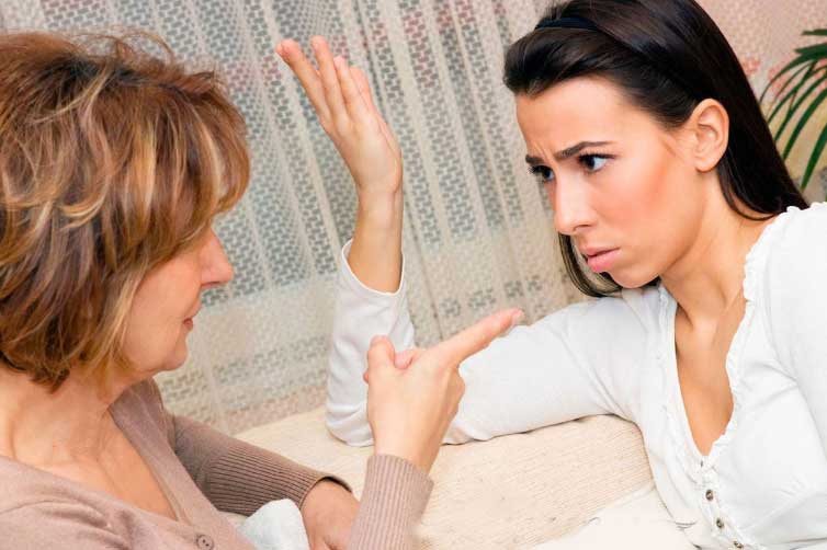 Mẹ chồng tảng lờ khi vợ chồng tôi hỏi vay tiền lúc khó khăn