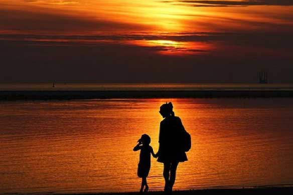 Đau đầu vì con trai 26 tuổi đòi cưới “mẹ đơn thân” hơn 8 tuổi