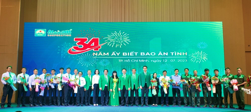 Trao nhẫn tri ân cán bộ nhân viên gắn bó 18 năm tại Tập đoàn Mai Linh.