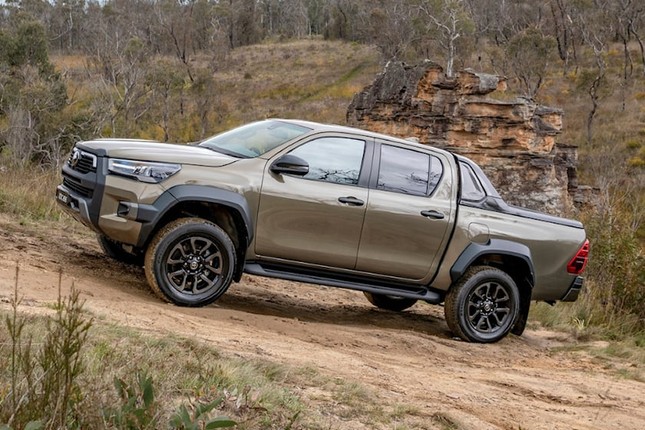 Toyota Hilux 2024 thêm biến thể hoàn toàn mới