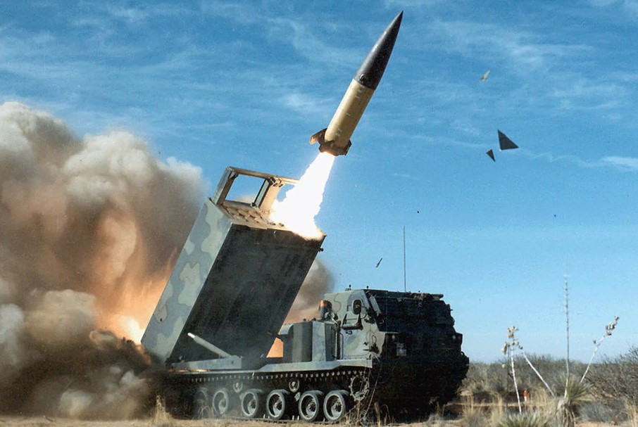 Lực lượng Vũ trang Mỹ hỗ trợ chuyển giao tên lửa tầm xa ATACMS cho Ukraine