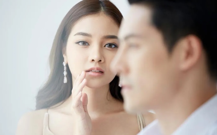 Sau 3 năm ly hôn, chồng cũ mang thứ này xin hàn gắn khiến tôi bật khóc