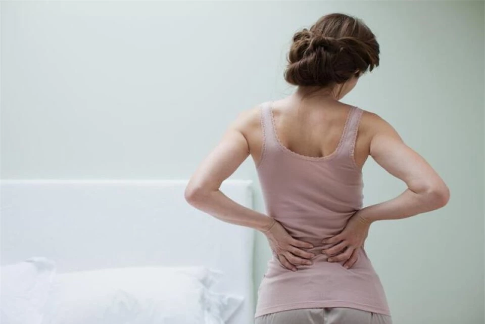 7 cách giúp ngăn đau lưng dưới cho phụ nữ tuổi trung niên