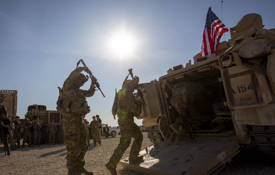 Quân đội Mỹ đưa thêm 35 xe chở dầu ra khỏi Syria