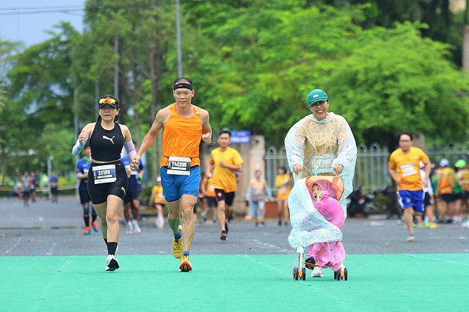 Chạy marathon lan tỏa thông điệp “Hậu Giang xanh - Chống biến đổi khí hậu”
