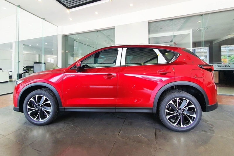Cận cảnh Mazda CX-5 2023 vừa trình làng tại Việt Nam, giá từ 749 triệu đồng