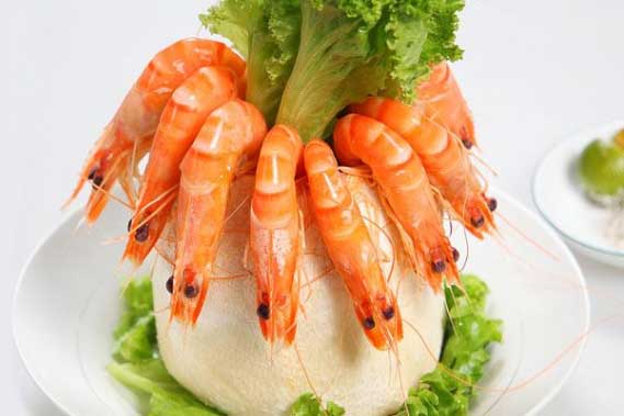 Người bán tôm bảo: Muốn biết tôm nuôi hay tôm tự nhiên, nhìn 1 chỗ quá đơn giản