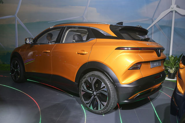 Cận cảnh VinFast VF 6 'bằng xương bằng thịt', đối thủ mới của Hyundai Creta, Kia Seltos