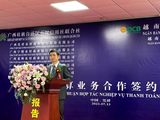 Ông Nguyễn Văn Hương – Phó Tổng Giám đốc OCB phát biểu tại lễ ký kết thỏa hợp tác với Khối liên hợp hợp tác xã tín dụng nông thôn khu tự trị dân tộc Choang Quảng Tây.