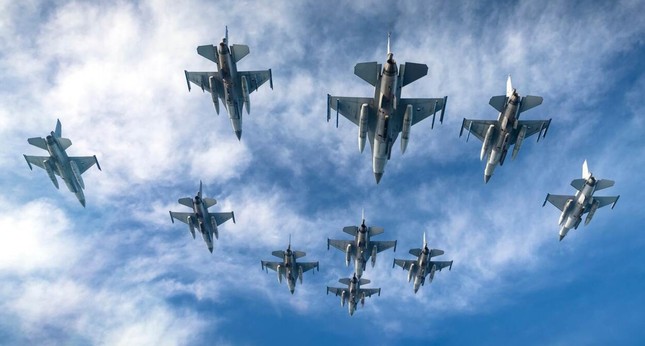 Ukraine và Hà Lan ấn định ngày bắt đầu huấn luyện phi công F-16