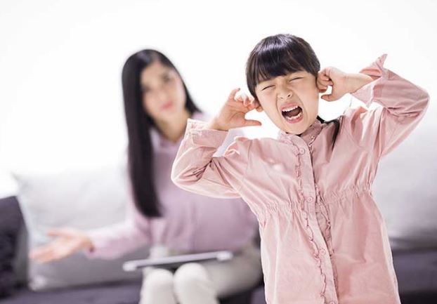 4 kiểu mẹ có thể khiến cuộc đời con chông chênh