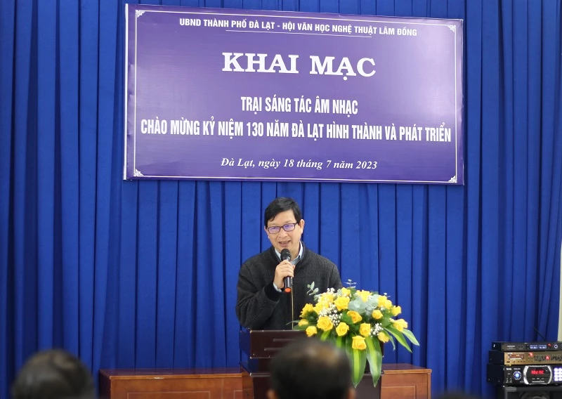 Nhạc sỹ Cao Nguyên phát biểu tại lễ khai mạc.