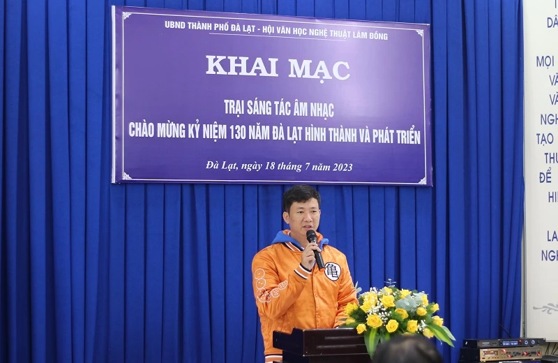 Nhạc sỹ - nhà báo Thái Ca đến từ TP Hồ Chí Minh. 