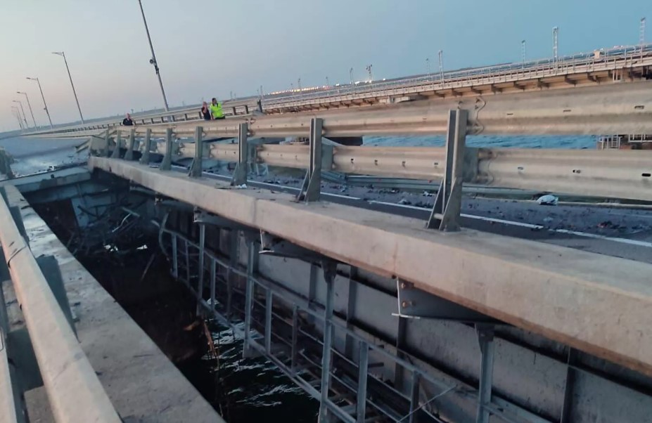 Tổng thống Putin dọa đáp trả Ukraine sau vụ khủng bố cầu Crimea