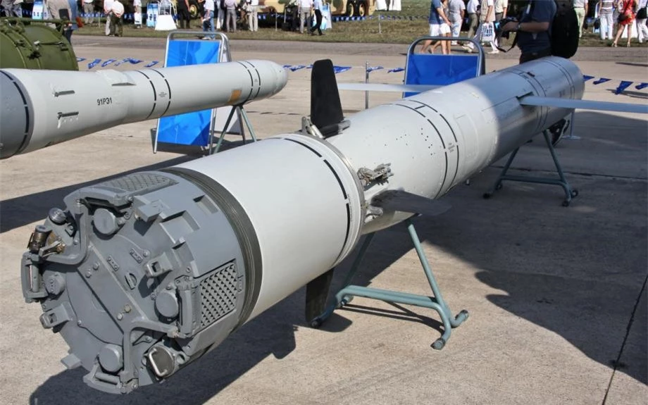 Có vẻ như tổ hợp công nghiệp quân sự Nga hoàn toàn không có kế hoạch sản xuất tên lửa Kalibr-A cho Không quân Nga và Bộ Quốc phòng nước này. Điều đó thực sự xác định tình trạng của dự án này là 