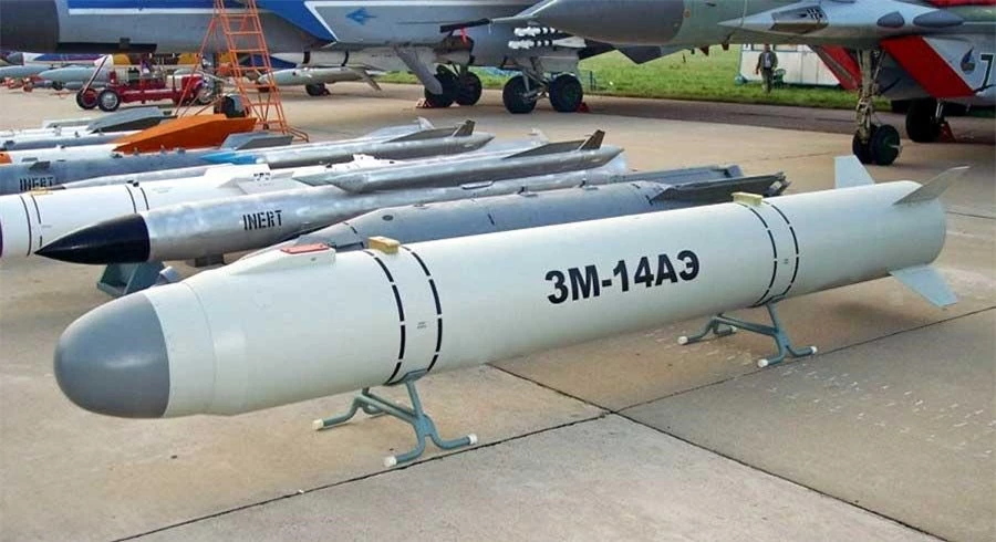 Đó là 3M-54AE - tên lửa chống hạm siêu âm 3 tầng với đầu đạn có thể tháo rời; 3M-54AE-1 là tên lửa chống hạm 2 tầng vận tốc cận âm; 3M-14AE là tên lửa hành trình tấn công mục tiêu mặt đất.