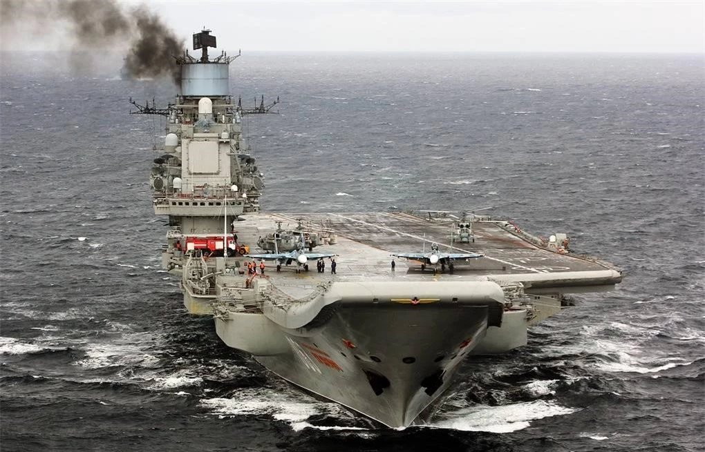 Về những sự cố: Năm 2016, tàu Đô đốc Kuznetsov lần đầu tiên được triển khai để hỗ trợ các nỗ lực của Nga tại Syria.