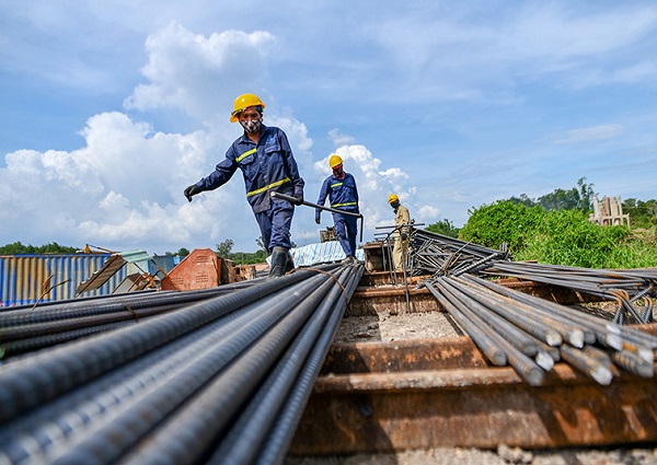 Chữa bệnh "sợ sai không dám làm" để cải thiện đầu tư công 