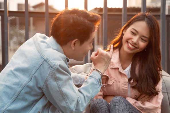 Chàng có những dấu hiệu này rất dễ chỉ đang yêu chơi bời, hãy tránh xa trước khi quá muộn